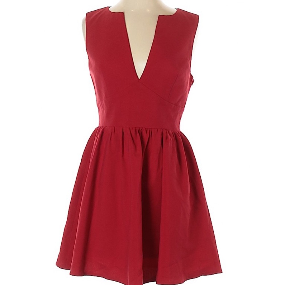 Lulu’s red mini dress ❤️